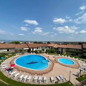 ** Hotel apartamentowy Kristall Włochy